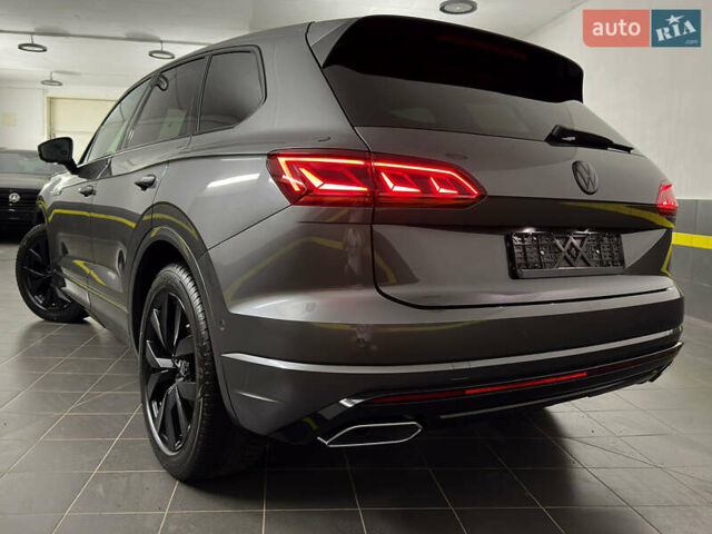 Серый Фольксваген Туарег, объемом двигателя 3 л и пробегом 141 тыс. км за 58999 $, фото 8 на Automoto.ua
