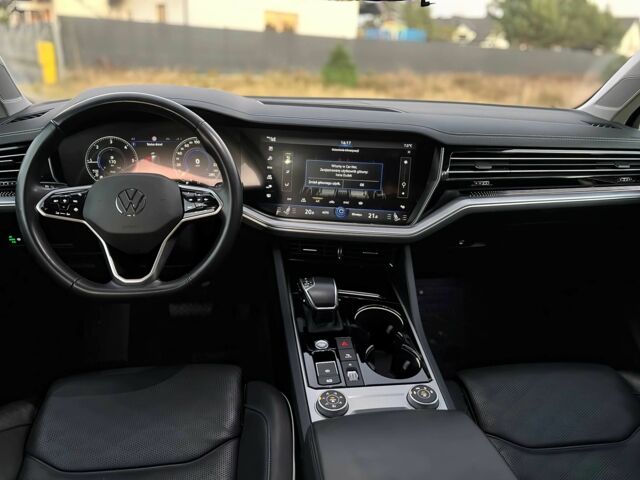 Серый Фольксваген Туарег, объемом двигателя 3 л и пробегом 14 тыс. км за 40000 $, фото 8 на Automoto.ua