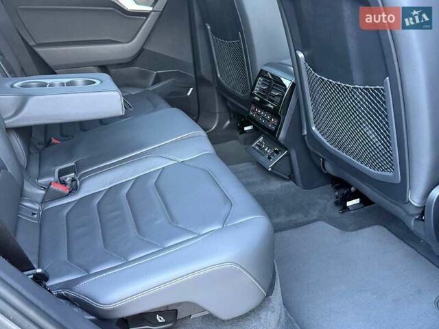 Серый Фольксваген Туарег, объемом двигателя 2.97 л и пробегом 156 тыс. км за 55300 $, фото 63 на Automoto.ua