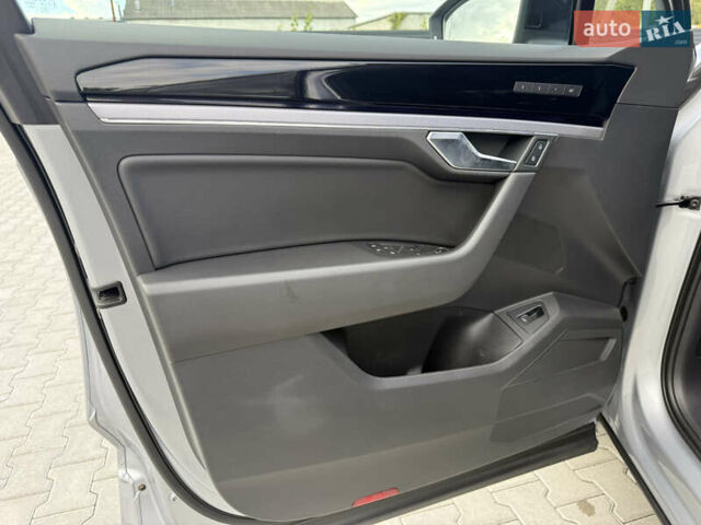 Серый Фольксваген Туарег, объемом двигателя 2.97 л и пробегом 118 тыс. км за 57900 $, фото 24 на Automoto.ua