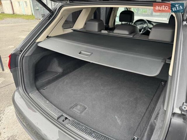 Серый Фольксваген Туарег, объемом двигателя 2.97 л и пробегом 158 тыс. км за 57900 $, фото 64 на Automoto.ua