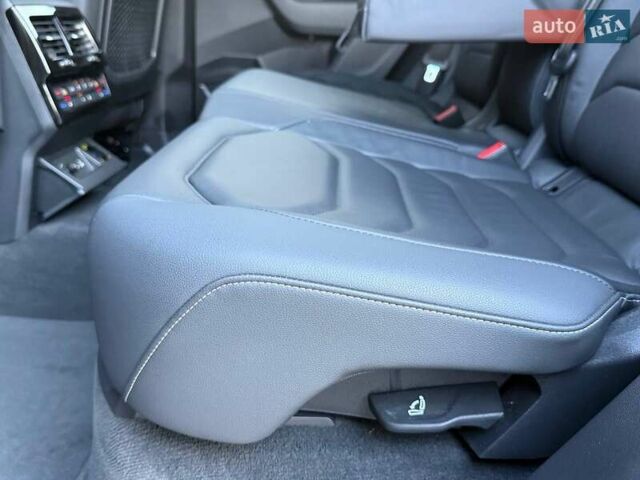 Серый Фольксваген Туарег, объемом двигателя 2.97 л и пробегом 156 тыс. км за 55300 $, фото 59 на Automoto.ua