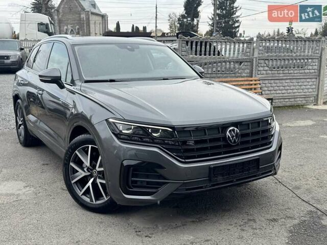 Серый Фольксваген Туарег, объемом двигателя 2.97 л и пробегом 158 тыс. км за 57900 $, фото 42 на Automoto.ua