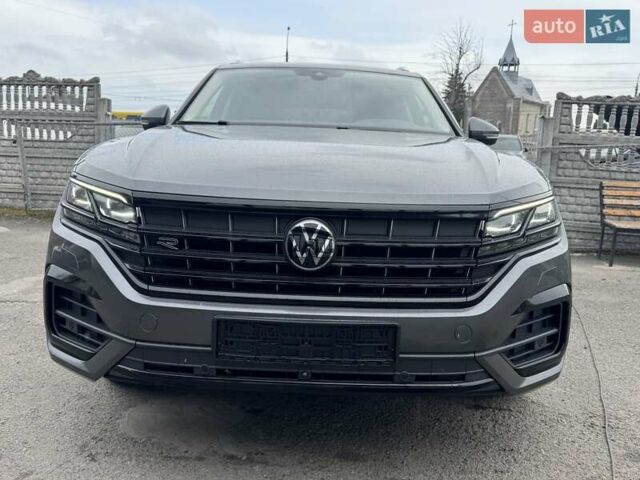 Серый Фольксваген Туарег, объемом двигателя 2.97 л и пробегом 158 тыс. км за 57900 $, фото 55 на Automoto.ua