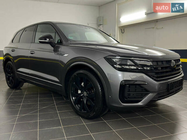 Серый Фольксваген Туарег, объемом двигателя 3 л и пробегом 141 тыс. км за 58999 $, фото 23 на Automoto.ua