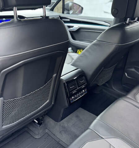 Серый Фольксваген Туарег, объемом двигателя 2.97 л и пробегом 172 тыс. км за 65000 $, фото 14 на Automoto.ua