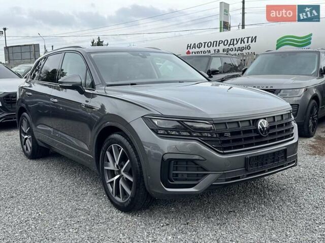 Серый Фольксваген Туарег, объемом двигателя 2.97 л и пробегом 158 тыс. км за 57900 $, фото 94 на Automoto.ua