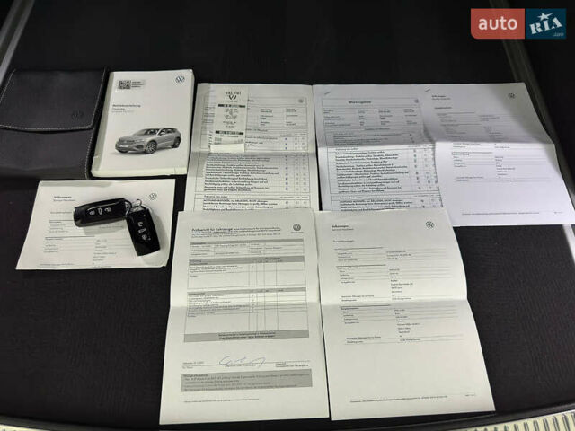 Серый Фольксваген Туарег, объемом двигателя 3 л и пробегом 141 тыс. км за 57999 $, фото 107 на Automoto.ua