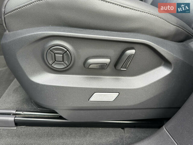 Серый Фольксваген Туарег, объемом двигателя 2.97 л и пробегом 118 тыс. км за 57900 $, фото 28 на Automoto.ua