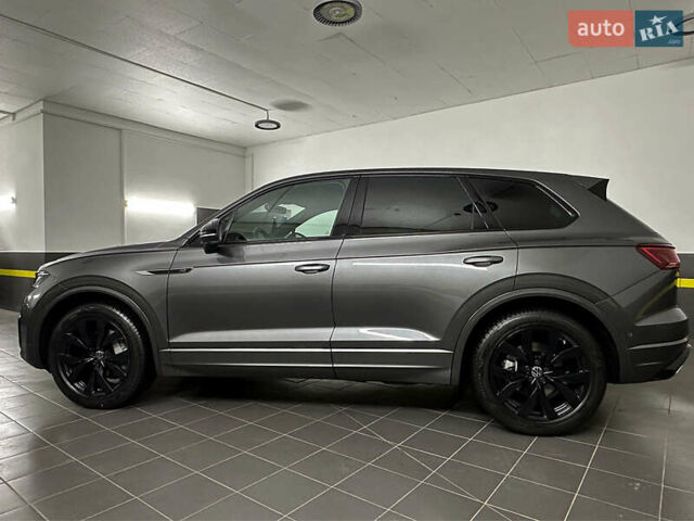 Серый Фольксваген Туарег, объемом двигателя 3 л и пробегом 141 тыс. км за 58999 $, фото 18 на Automoto.ua