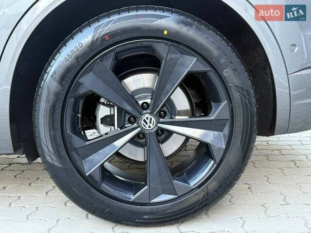 Серый Фольксваген Туарег, объемом двигателя 2.97 л и пробегом 156 тыс. км за 55300 $, фото 97 на Automoto.ua