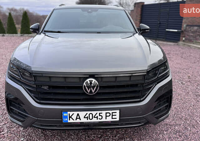 Серый Фольксваген Туарег, объемом двигателя 2.97 л и пробегом 172 тыс. км за 65000 $, фото 31 на Automoto.ua