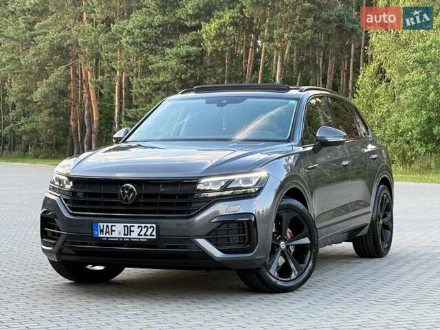 Серый Фольксваген Туарег, объемом двигателя 2.97 л и пробегом 156 тыс. км за 55300 $, фото 23 на Automoto.ua