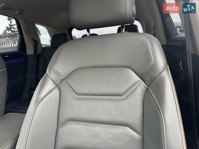 Серый Фольксваген Туарег, объемом двигателя 2.97 л и пробегом 158 тыс. км за 57900 $, фото 74 на Automoto.ua