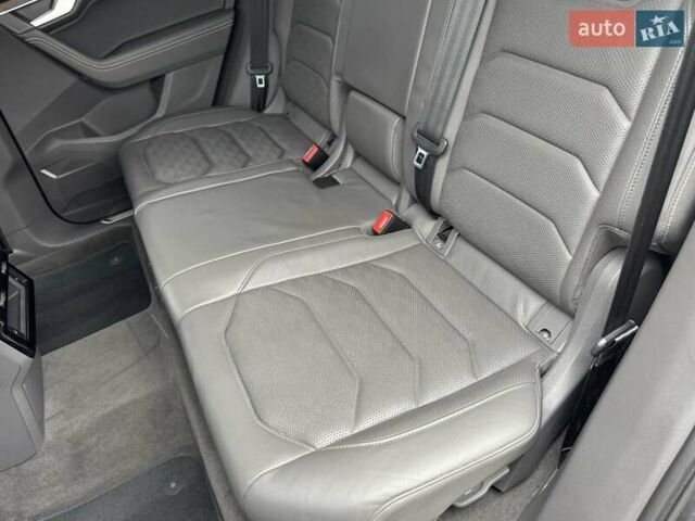 Серый Фольксваген Туарег, объемом двигателя 2.97 л и пробегом 158 тыс. км за 57900 $, фото 52 на Automoto.ua