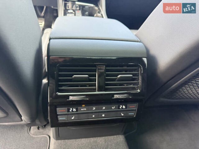 Серый Фольксваген Туарег, объемом двигателя 2.97 л и пробегом 118 тыс. км за 57900 $, фото 34 на Automoto.ua