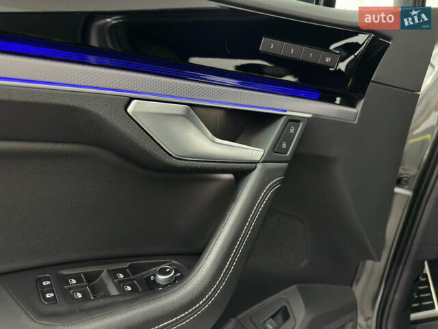 Серый Фольксваген Туарег, объемом двигателя 3 л и пробегом 141 тыс. км за 57999 $, фото 77 на Automoto.ua