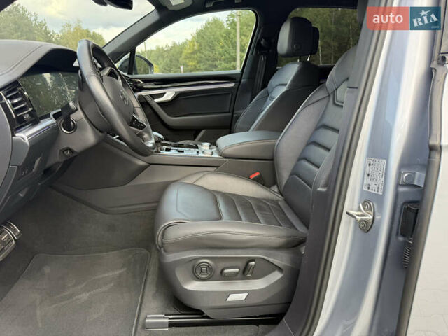 Серый Фольксваген Туарег, объемом двигателя 2.97 л и пробегом 118 тыс. км за 57900 $, фото 26 на Automoto.ua