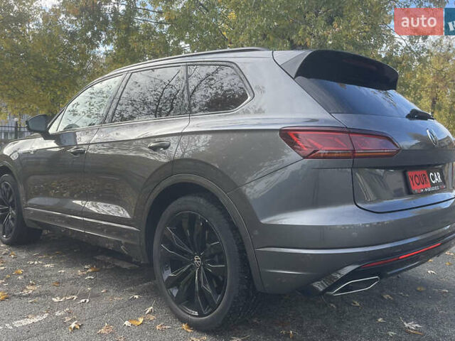 Серый Фольксваген Туарег, объемом двигателя 3 л и пробегом 97 тыс. км за 59400 $, фото 19 на Automoto.ua