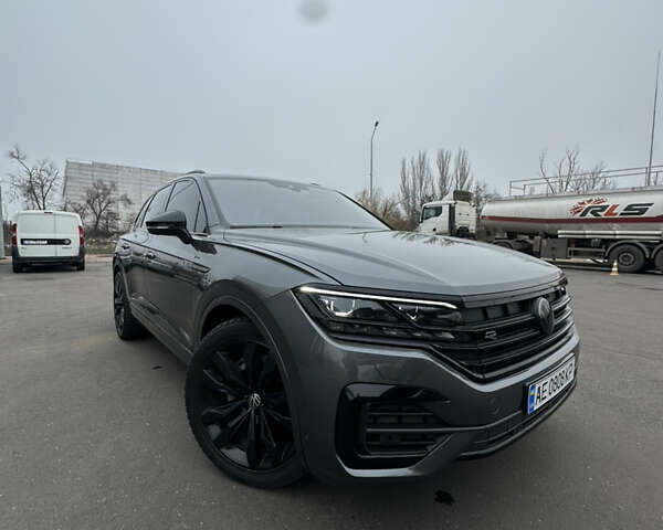 Серый Фольксваген Туарег, объемом двигателя 2.99 л и пробегом 135 тыс. км за 57000 $, фото 4 на Automoto.ua