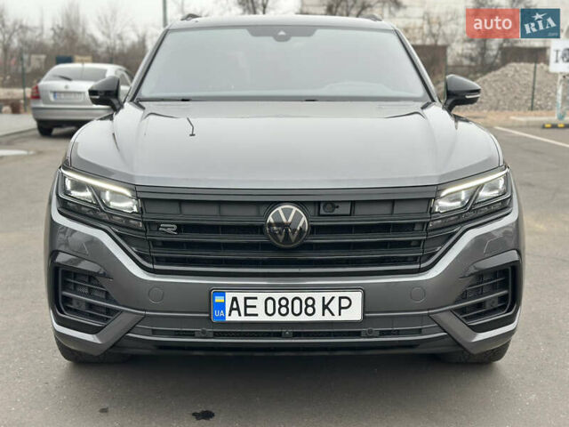 Серый Фольксваген Туарег, объемом двигателя 2.99 л и пробегом 135 тыс. км за 57000 $, фото 26 на Automoto.ua