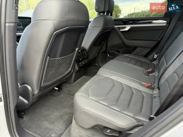 Серый Фольксваген Туарег, объемом двигателя 2.97 л и пробегом 118 тыс. км за 57900 $, фото 31 на Automoto.ua