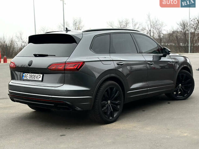 Серый Фольксваген Туарег, объемом двигателя 2.99 л и пробегом 135 тыс. км за 57000 $, фото 6 на Automoto.ua