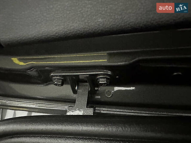 Серый Фольксваген Туарег, объемом двигателя 3 л и пробегом 141 тыс. км за 57999 $, фото 51 на Automoto.ua