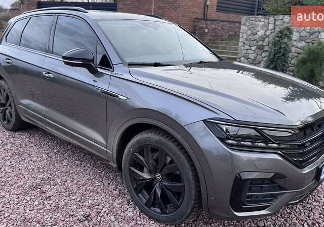 Серый Фольксваген Туарег, объемом двигателя 2.97 л и пробегом 172 тыс. км за 65000 $, фото 30 на Automoto.ua