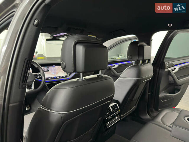 Серый Фольксваген Туарег, объемом двигателя 3 л и пробегом 141 тыс. км за 58999 $, фото 69 на Automoto.ua