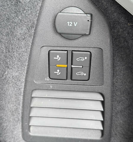 Серый Фольксваген Туарег, объемом двигателя 2.97 л и пробегом 172 тыс. км за 65000 $, фото 27 на Automoto.ua