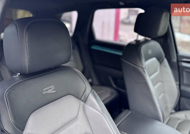 Серый Фольксваген Туарег, объемом двигателя 2.97 л и пробегом 172 тыс. км за 65000 $, фото 12 на Automoto.ua