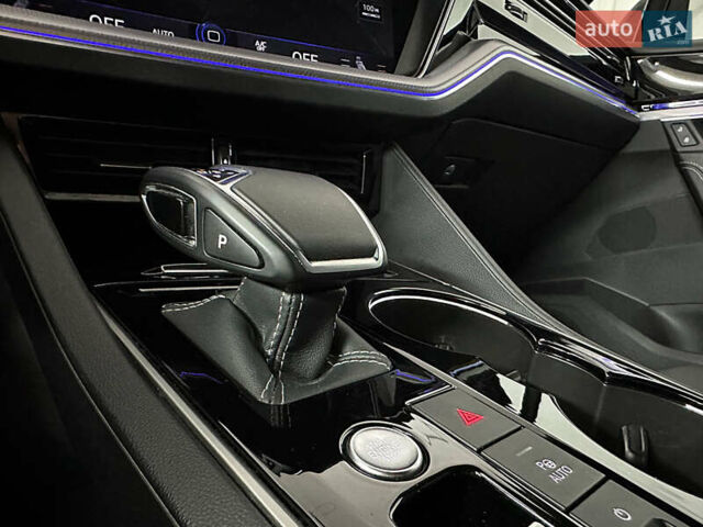 Серый Фольксваген Туарег, объемом двигателя 3 л и пробегом 141 тыс. км за 58999 $, фото 86 на Automoto.ua