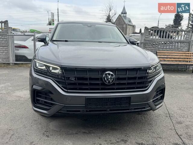 Серый Фольксваген Туарег, объемом двигателя 2.97 л и пробегом 158 тыс. км за 57900 $, фото 56 на Automoto.ua