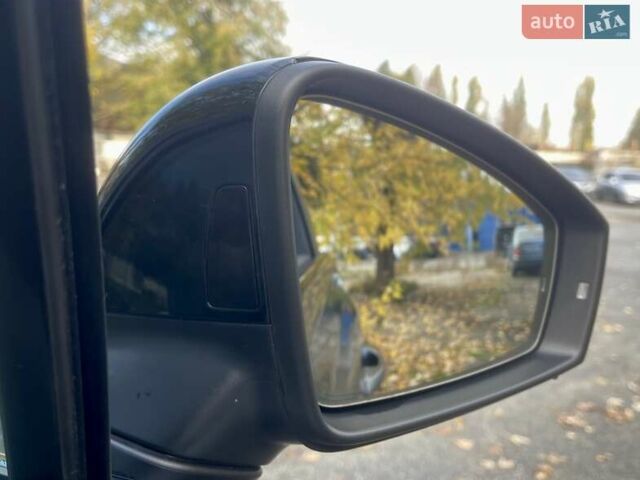 Серый Фольксваген Туарег, объемом двигателя 3 л и пробегом 97 тыс. км за 58999 $, фото 19 на Automoto.ua