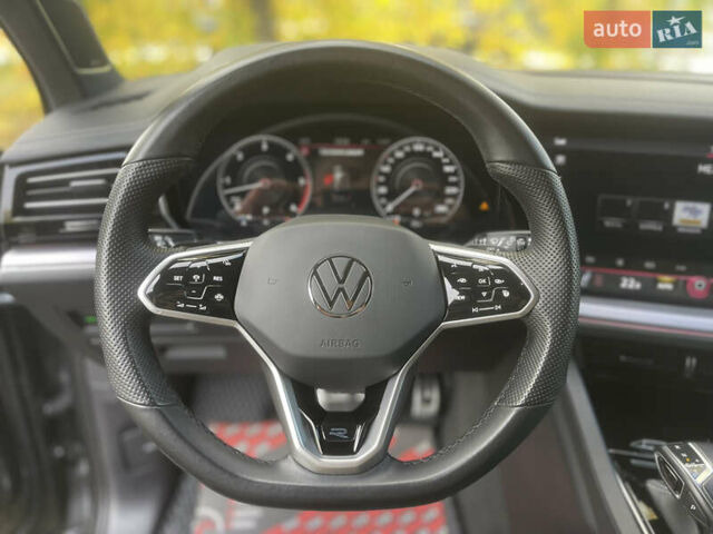 Серый Фольксваген Туарег, объемом двигателя 3 л и пробегом 97 тыс. км за 59400 $, фото 30 на Automoto.ua