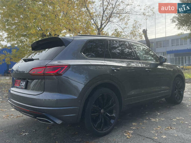 Серый Фольксваген Туарег, объемом двигателя 3 л и пробегом 97 тыс. км за 59400 $, фото 25 на Automoto.ua