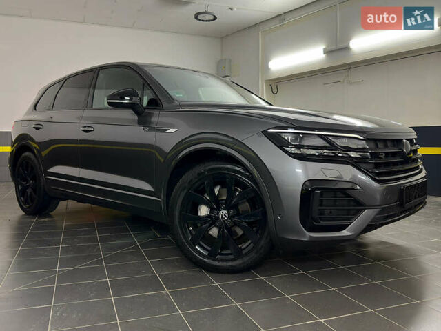 Серый Фольксваген Туарег, объемом двигателя 3 л и пробегом 141 тыс. км за 57999 $, фото 13 на Automoto.ua