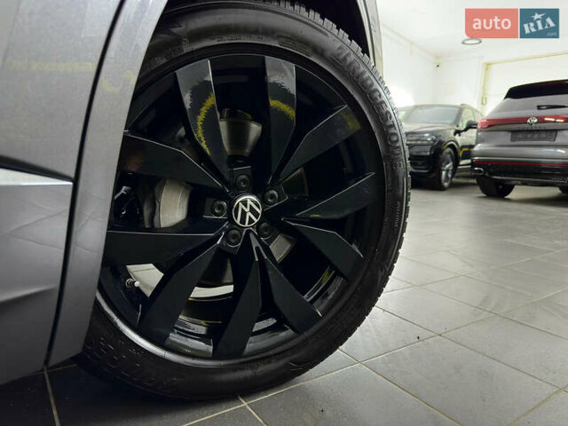 Серый Фольксваген Туарег, объемом двигателя 3 л и пробегом 141 тыс. км за 58999 $, фото 7 на Automoto.ua