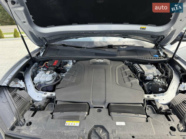 Серый Фольксваген Туарег, объемом двигателя 2.97 л и пробегом 118 тыс. км за 57900 $, фото 48 на Automoto.ua