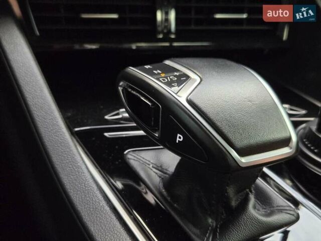 Серый Фольксваген Туарег, объемом двигателя 3 л и пробегом 137 тыс. км за 56900 $, фото 26 на Automoto.ua