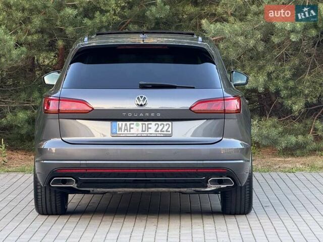 Серый Фольксваген Туарег, объемом двигателя 2.97 л и пробегом 156 тыс. км за 55300 $, фото 88 на Automoto.ua