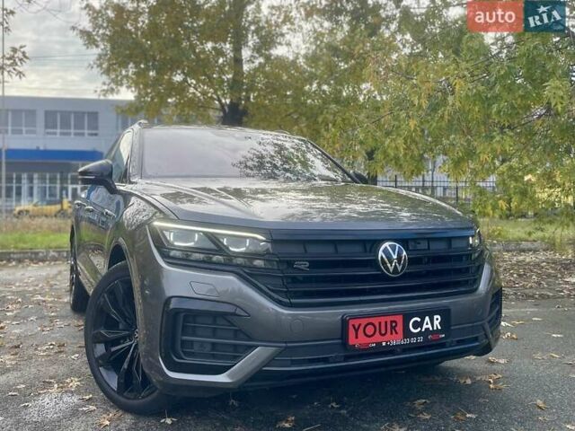 Серый Фольксваген Туарег, объемом двигателя 3 л и пробегом 97 тыс. км за 58999 $, фото 13 на Automoto.ua