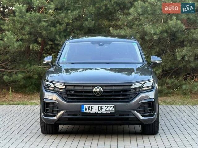 Серый Фольксваген Туарег, объемом двигателя 2.97 л и пробегом 156 тыс. км за 55300 $, фото 86 на Automoto.ua