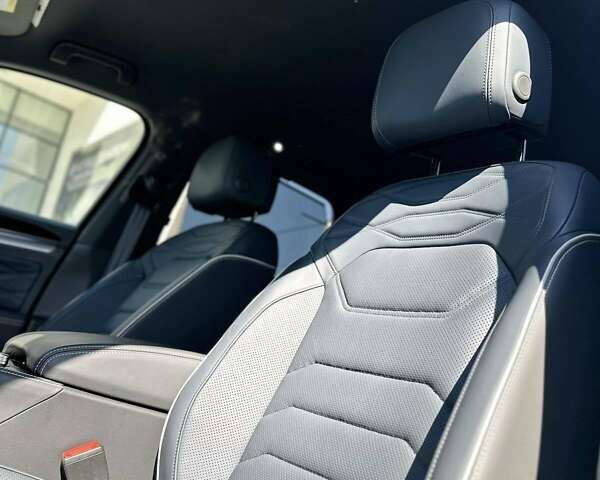 Серый Фольксваген Туарег, объемом двигателя 2.99 л и пробегом 13 тыс. км за 82000 $, фото 57 на Automoto.ua