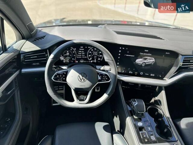 Серый Фольксваген Туарег, объемом двигателя 2.99 л и пробегом 13 тыс. км за 82000 $, фото 38 на Automoto.ua