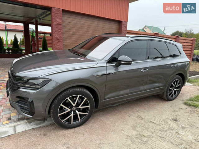 Серый Фольксваген Туарег, объемом двигателя 2.97 л и пробегом 43 тыс. км за 76900 $, фото 10 на Automoto.ua