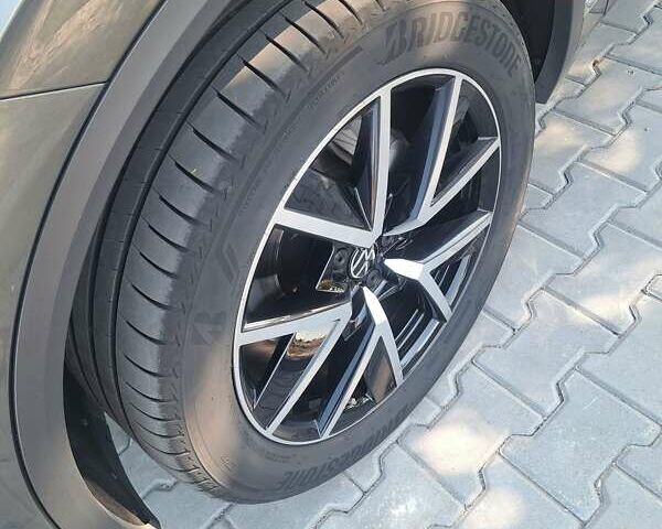 Серый Фольксваген Туарег, объемом двигателя 2.97 л и пробегом 81 тыс. км за 67500 $, фото 16 на Automoto.ua