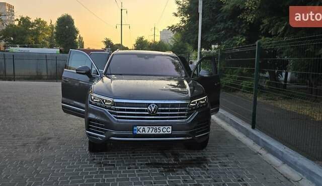 Серый Фольксваген Туарег, объемом двигателя 2.97 л и пробегом 41 тыс. км за 62000 $, фото 8 на Automoto.ua