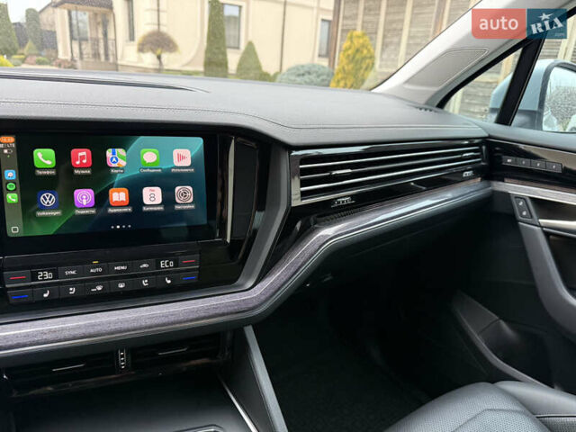 Серый Фольксваген Туарег, объемом двигателя 2.97 л и пробегом 62 тыс. км за 59800 $, фото 19 на Automoto.ua